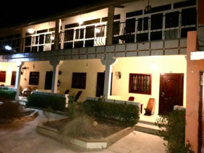 HÔTEL LE DJIOSFALA miroir de la Terranga